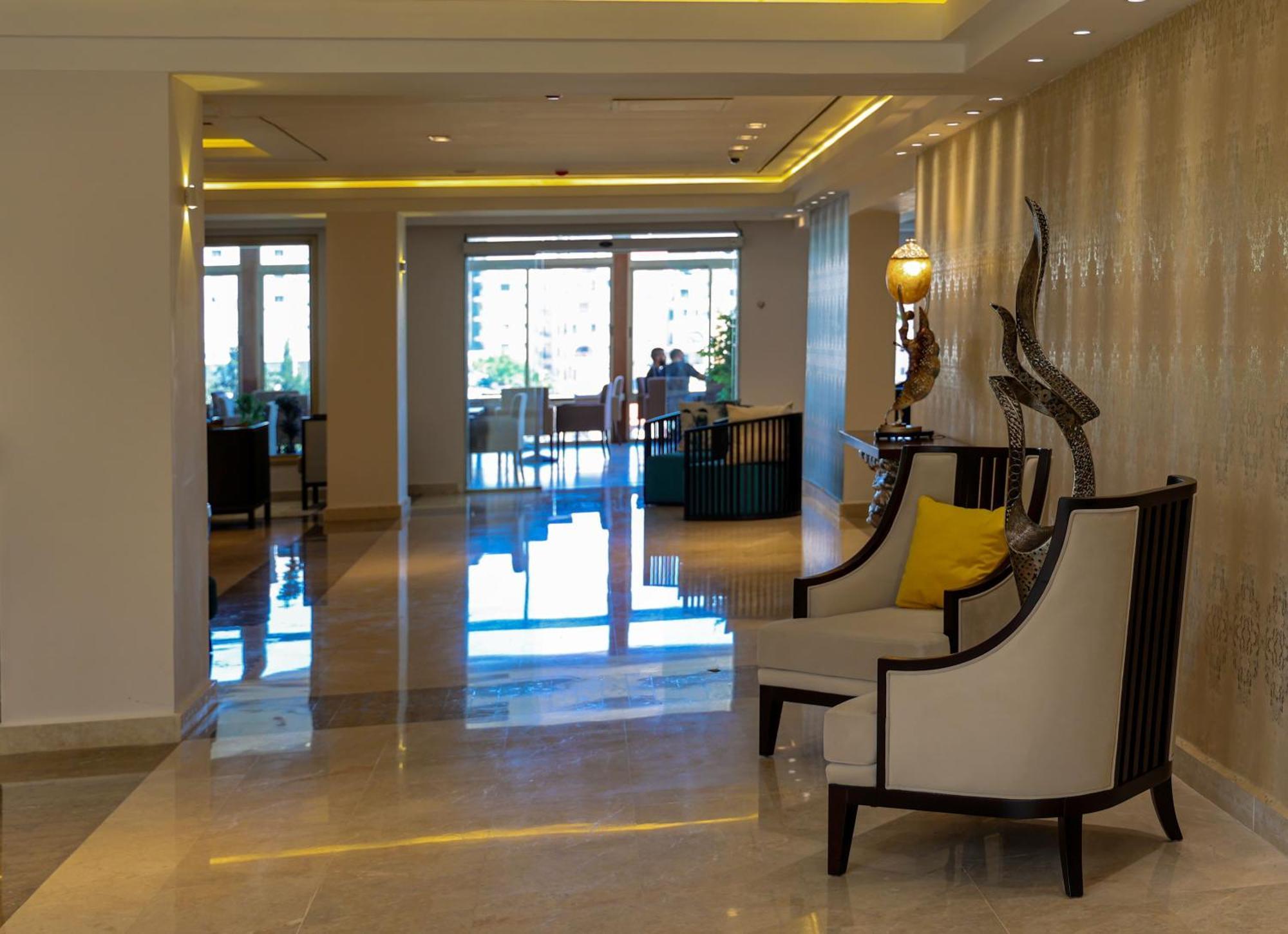 Ocean Grand Hotel - Ramallah Exteriör bild